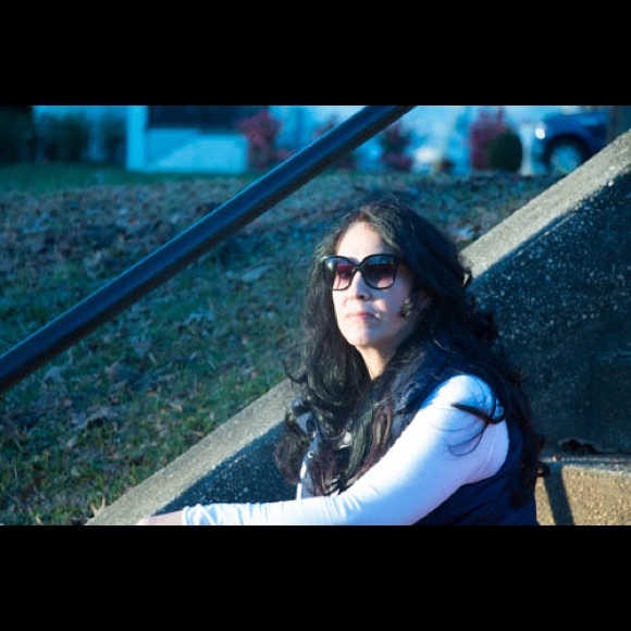 Meet your Posher, Yumila - Picture 1 of 1